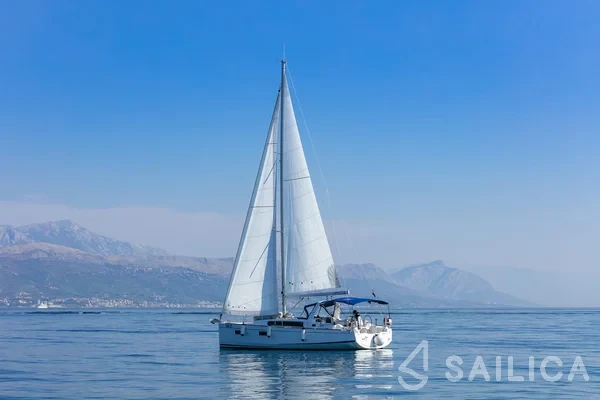Oceanis 38.1 - Yacht Charter Sailica