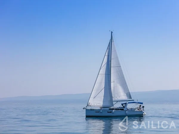 Oceanis 38.1 - Yacht Charter Sailica