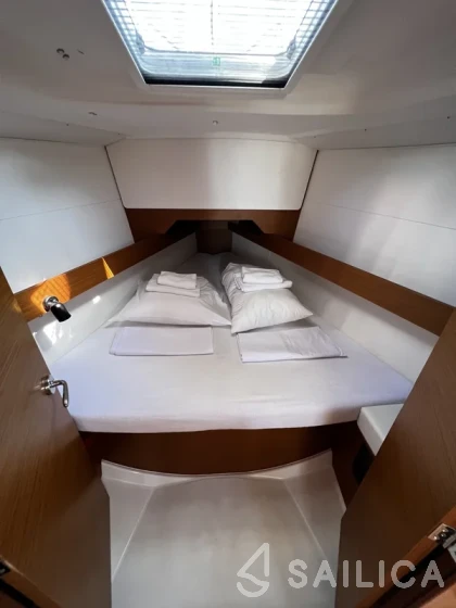Sun Odyssey 349 - Yacht Charter Sailica