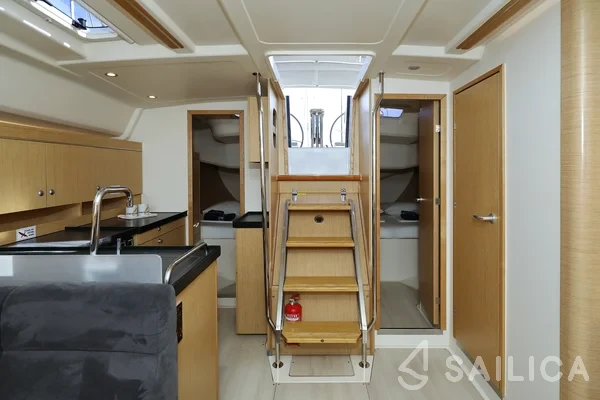 Hanse 455 - Yacht Charter Sailica