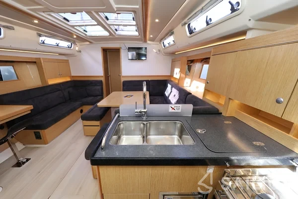 Hanse 455 - Yacht Charter Sailica
