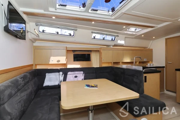 Hanse 455 - Yacht Charter Sailica
