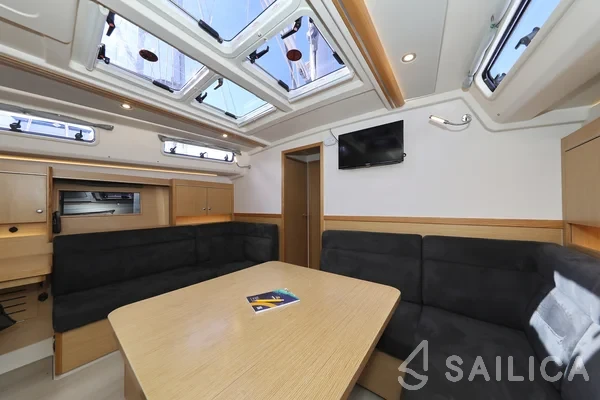 Hanse 455 - Yacht Charter Sailica