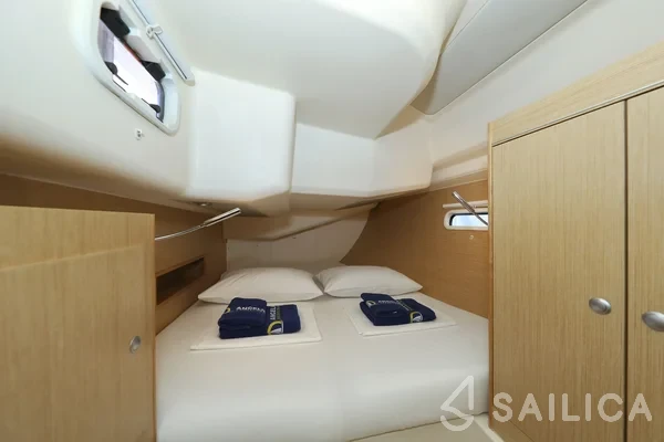 Hanse 455 - Yacht Charter Sailica
