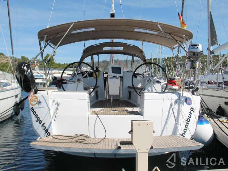 Sun Odyssey 419 - Yacht Charter Sailica