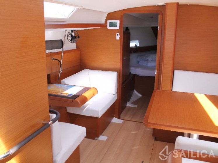 Sun Odyssey 419 - Yacht Charter Sailica