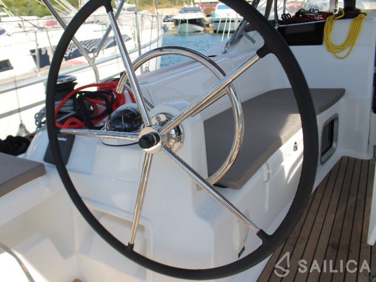Sun Odyssey 419 - Yacht Charter Sailica