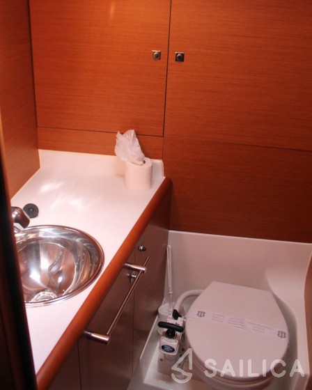 Sun Odyssey 419 - Yacht Charter Sailica