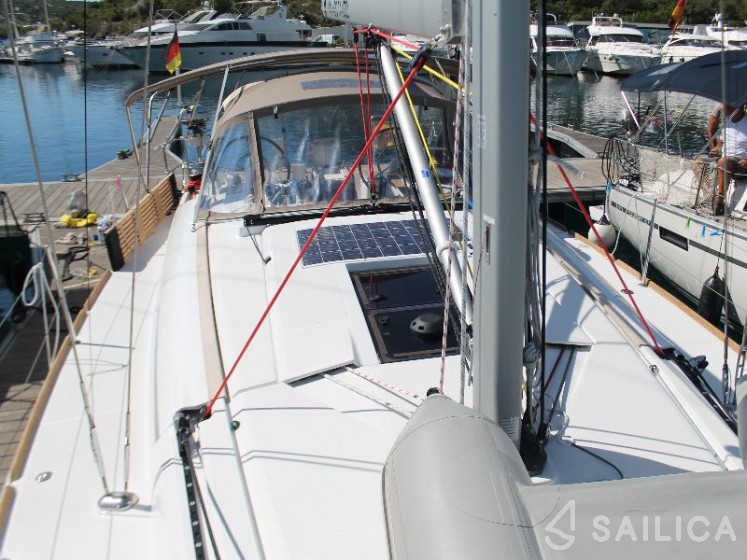 Sun Odyssey 419 - Yacht Charter Sailica