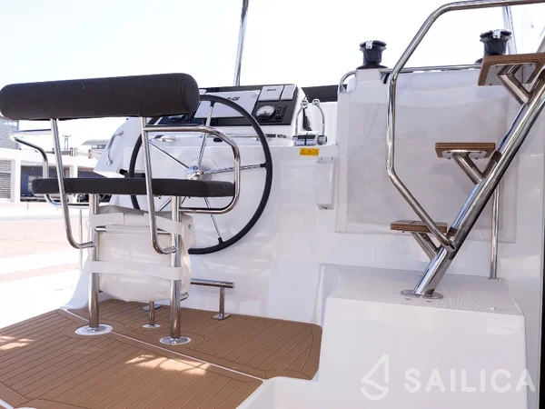 Lagoon 42 - Yacht Charter Sailica