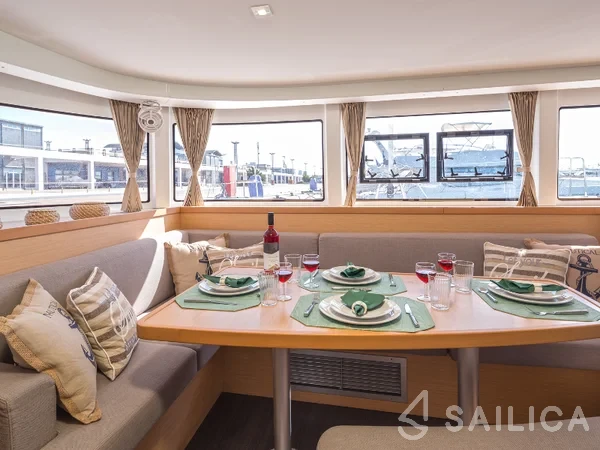Lagoon 42 - Yacht Charter Sailica