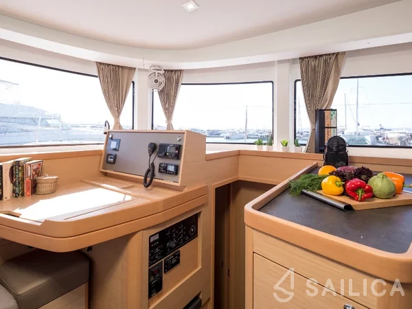 Lagoon 42 - Yacht Charter Sailica
