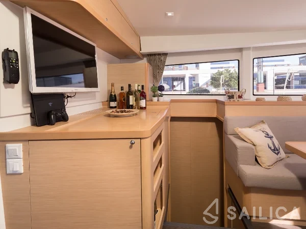 Lagoon 42 - Yacht Charter Sailica