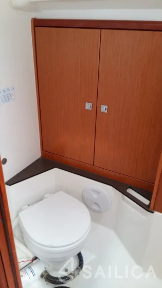 Bavaria 37 Cruiser - Yacht Charter Sailica