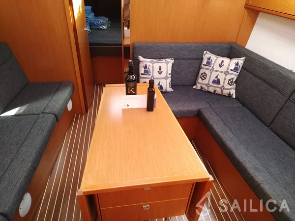 Bavaria 37 Cruiser - Yacht Charter Sailica