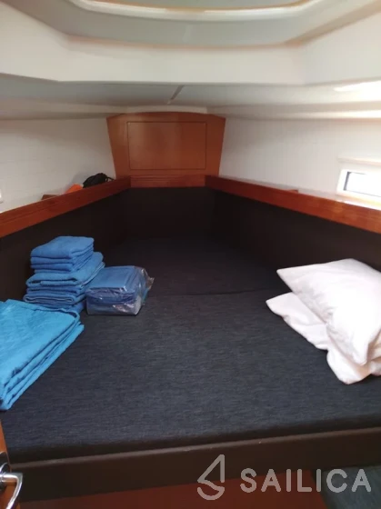 Bavaria 37 Cruiser - Yacht Charter Sailica
