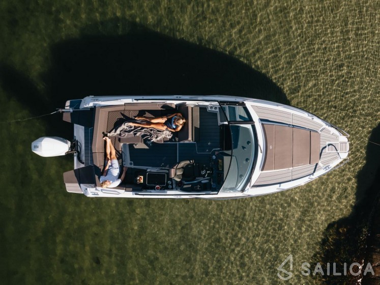 Noblesse 830 - Yacht Charter Sailica