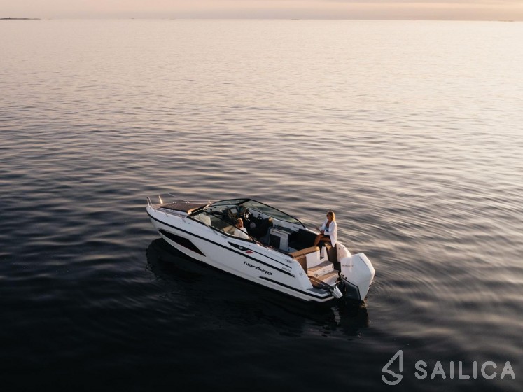 Noblesse 830 - Yacht Charter Sailica