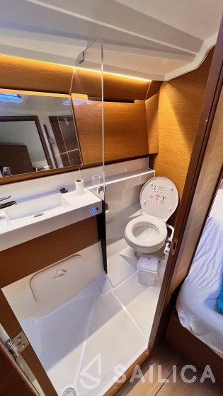 Sun Odyssey 410 - Yacht Charter Sailica