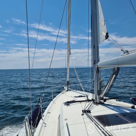 Sun Odyssey 410 - Yacht Charter Sailica