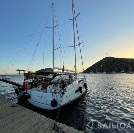 Sun Odyssey 410 - Yacht Charter Sailica