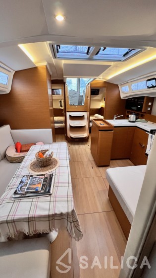 Sun Odyssey 410 - Yacht Charter Sailica