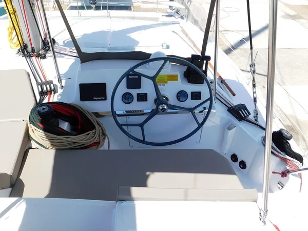 Bali 4.1 - Yacht Charter Sailica
