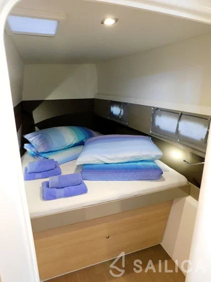 Bali 4.1 - Yacht Charter Sailica