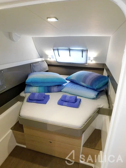 Bali 4.1 - Yacht Charter Sailica