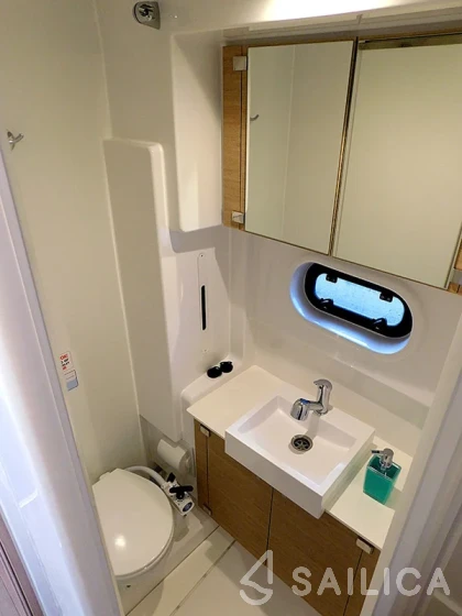 Bali 4.1 - Yacht Charter Sailica