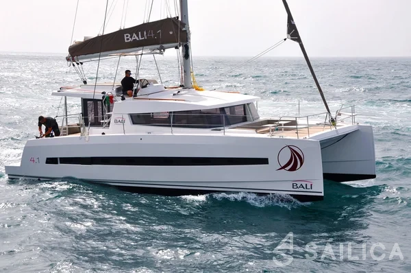 Bali 4.1 - Yacht Charter Sailica