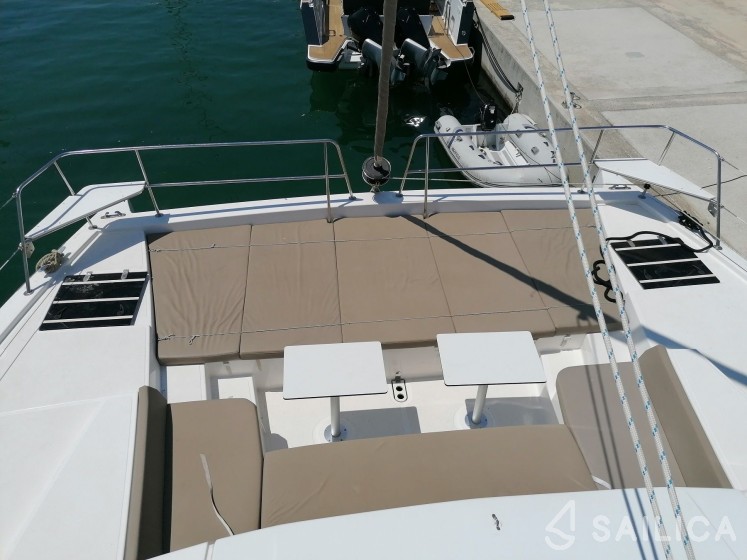 Bali 4.1 - Yacht Charter Sailica