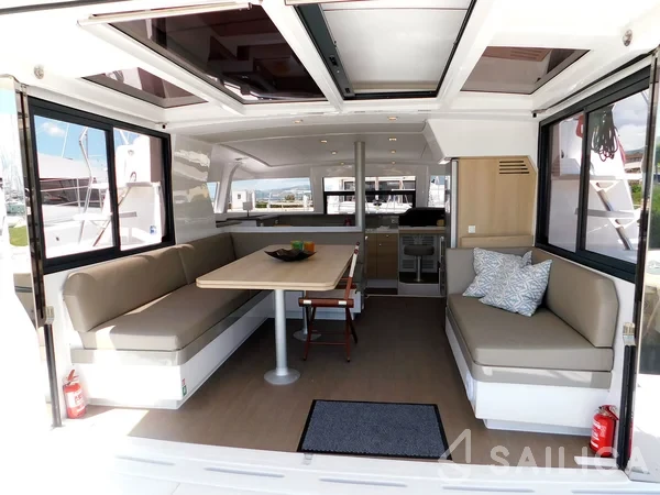 Bali 4.1 - Yacht Charter Sailica