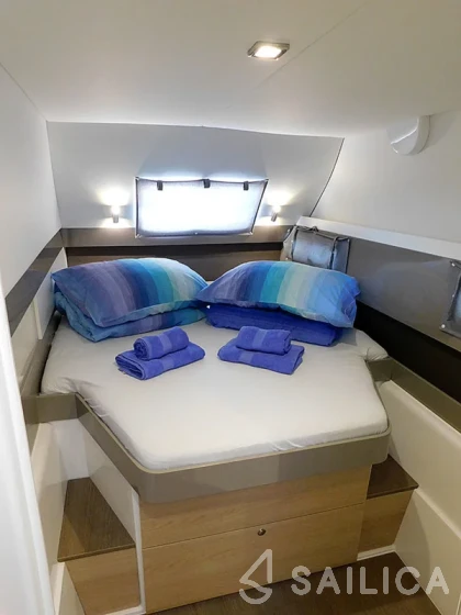 Bali 4.1 - Yacht Charter Sailica