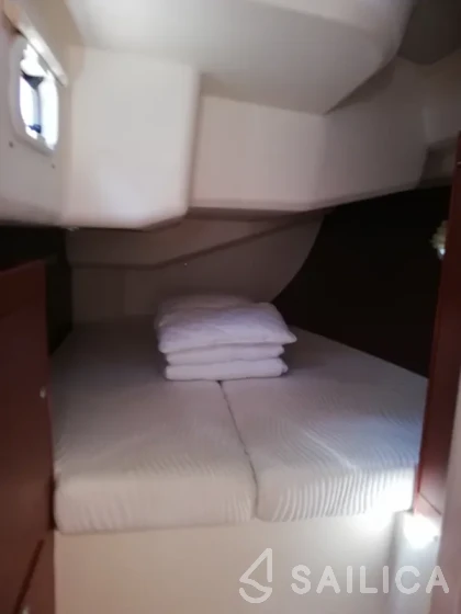 Hanse 455 - Yacht Charter Sailica