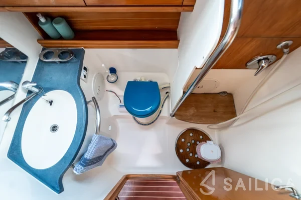 Bavaria 39 Cruiser - Yacht Charter Sailica