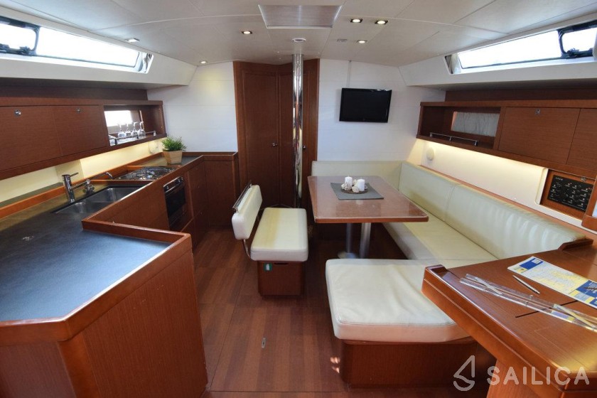 Oceanis 45 - Yacht Charter Sailica