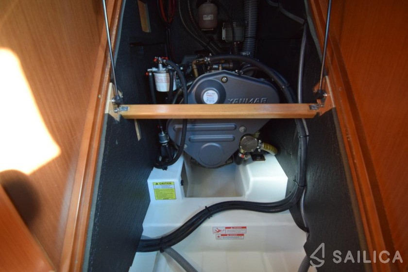 Oceanis 45 - Yacht Charter Sailica