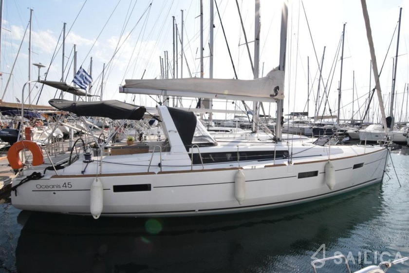 Oceanis 45 - Yacht Charter Sailica