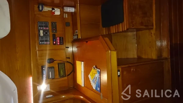 Sun Odyssey 36.2 - Yacht Charter Sailica