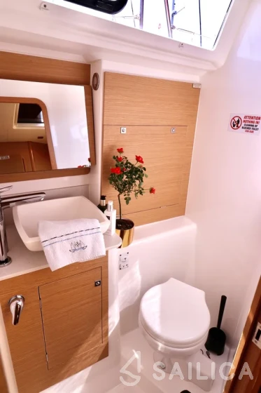 Dufour 460 GL - Yacht Charter Sailica