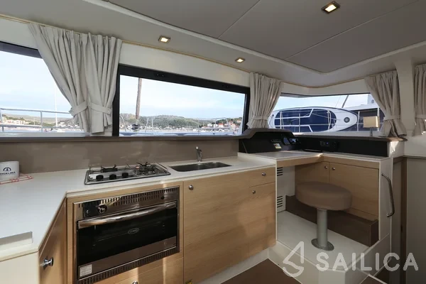 Bali 4.0 - Yacht Charter Sailica
