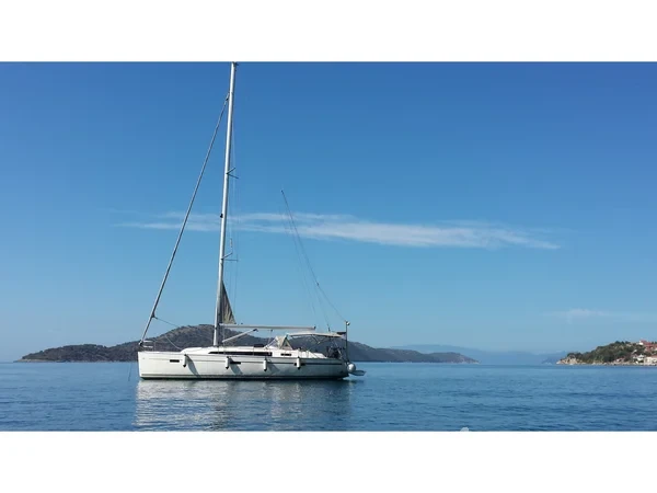 Bavaria 41 Cruiser - Yacht Charter Sailica