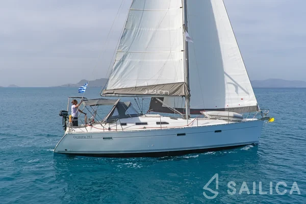 Oceanis 393 - Yacht Charter Sailica