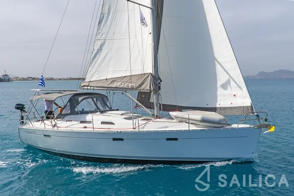Oceanis 393 - Yacht Charter Sailica