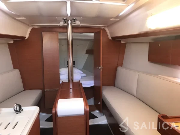 Dufour 310 GL - Yacht Charter Sailica