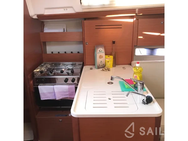Dufour 310 GL - Yacht Charter Sailica
