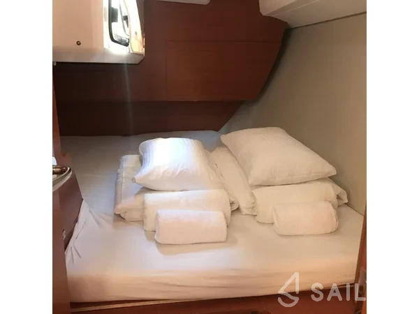 Dufour 310 GL - Yacht Charter Sailica