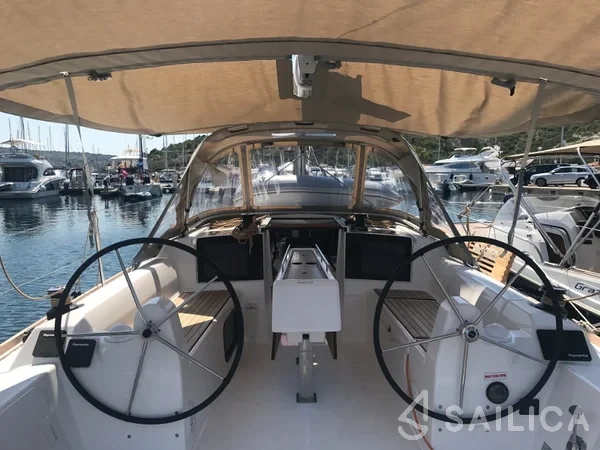 Dufour 310 GL - Yacht Charter Sailica