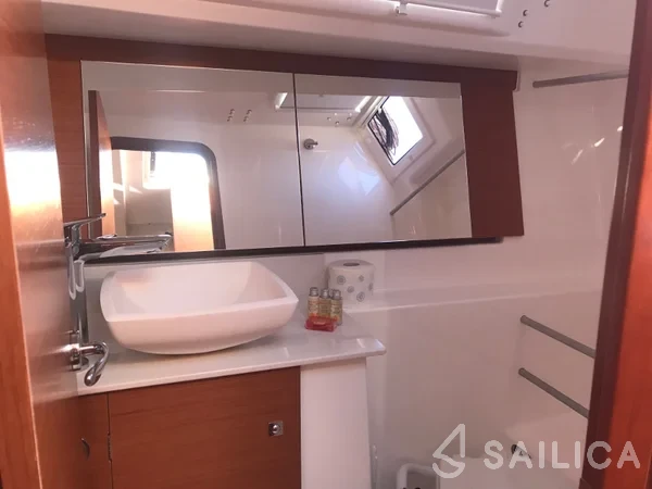 Dufour 310 GL - Yacht Charter Sailica